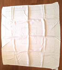 Vintage Tischdecke Baumwolle wollweiß ca 90 x 95 cm Handarbeit Durchbruchmuster