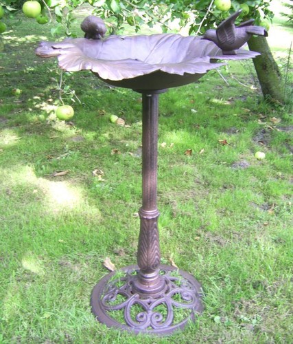 Grosse vogeltränke vogelbad - grosse,