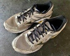 Mizuno, Wave Rider 15, Lauf- u. Turnschuhe, silber