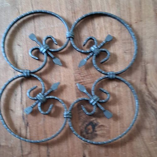Schmiedeeisenes ornament mit - schmiedeeisenes,