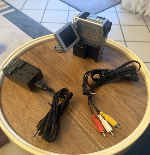 Sony dcr pc3e minidv - sony, handycam