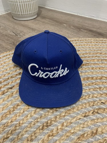 Crooks castles snapback - &,