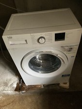 Küche Wohnzimmer  Waschmaschine ,Schlafzimmer Bett , Kleiderschranke,