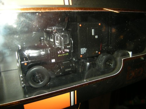 Ixo mack series truck - ixo, r-series