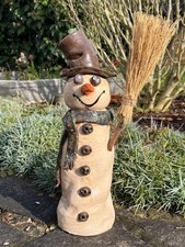 Keramik Schneemann mit Besen