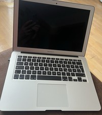 Apple MacBook Air 13 Zoll (256GB SSD, Intel Core i5 5.Gen, 1,60GHz, 8 GB) Laptop