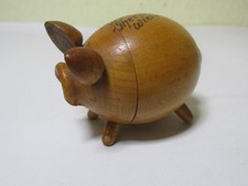 DDR Salzstreuer Holz Schwein " Ich komme aus dem Thermalbad Wiesenbad " Andenken