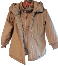 Steppjacke mit Kapuze und