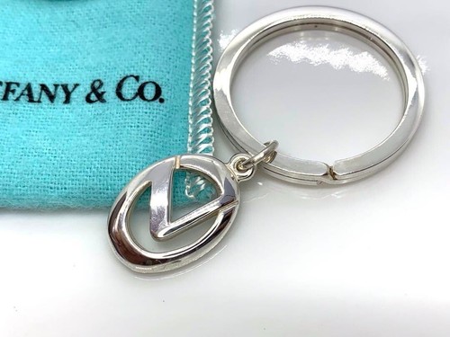 Tiffany lexas emblem - &,