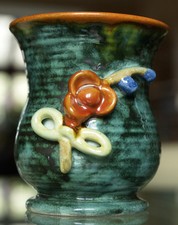 Grüne vase mit blumendekor - grüne,