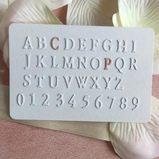 Stanzschablone Buchstaben und