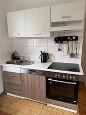 Verkaufe gut erhaltenen Küchenschrank mit Herd, Spülmaschine , sink und Backofen