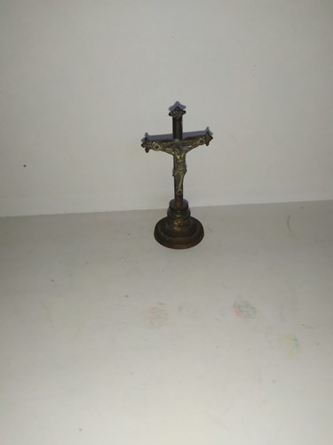 Altes metall stand - metall, altar