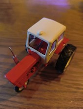 Russischer Modelltraktor 1:43