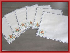 ??? 6 Deckchen weiß handgestickt ca. 40-50 Jahre alt  retro Handarbeit