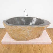 Badewanne aus Naturstein für