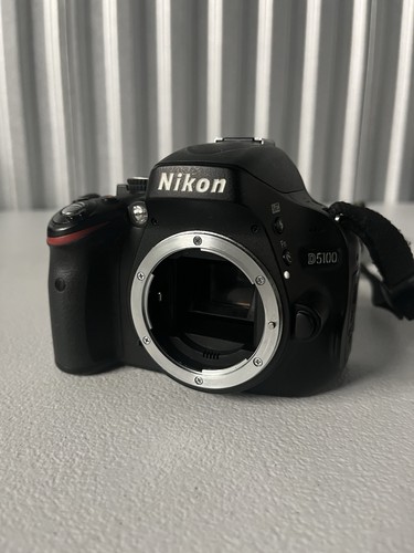 Nikon d5100 2mp dslr - 16.2mp,