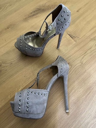 Extrem hohe high - high, heels