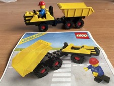 Baumaschine mit Kipper 