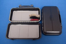 Große,wasserdichte Fliegenbox