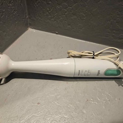 Braun 200 watt hand blender - hand,
