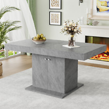 Ausziehbarer Esstisch mit