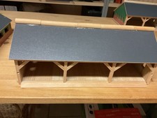 Globe Kids Gerätehalle, drei Türen, Dach zum öffnen, Maßstab 1:87