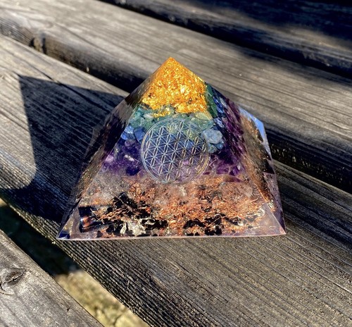 Orgonit pyramide emf - pyramide,