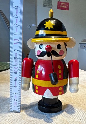 Räuchermännchen holzfigur - holzfigur, in