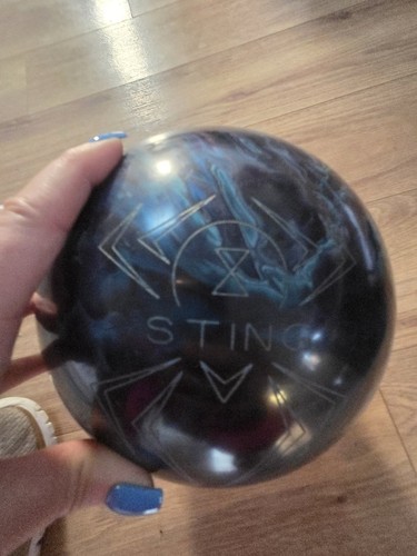 Bowlingball black widow sting - black,