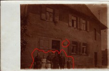 Foto-AK Billigheim Ingenheim Wohnhaus mit einer großen Familie davor. 1920 ngl.