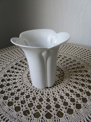 Formschöne weiße vase - weiße,