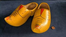 Gelbe Clogs Holz Holland Deko