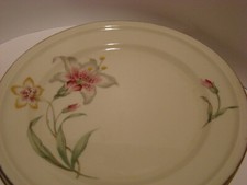 2 Kuchenteller Rosenthal Selb Winifred weiß Dekor Lilie violett Goldrand 17,7cm