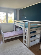 Etagenbett Doppelstockbett 90x200 weiß mit Regal & 2 Rollrosten
