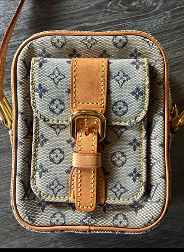 Louis vuitton monogram - louis, canvas