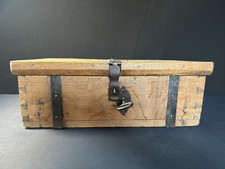 Antike Eichenholztruhe mit originalem Schloss & Schlüssel – 18./19. Jh.