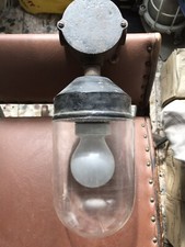 Bauhaus Hängelampe Industrielampe Werkstatt- Stall Lampe Eisen Guß Glas Kolben