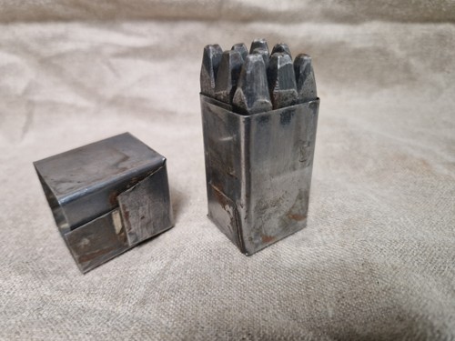 Alte metall schlagzahlen - alte,