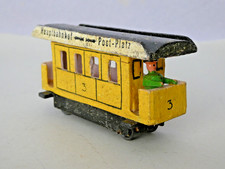 altes Erzgebirge Spielzeug: gelbe Strassenbahn - tram