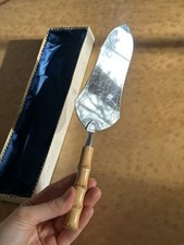 Tortenheber mit Holzgriff ++