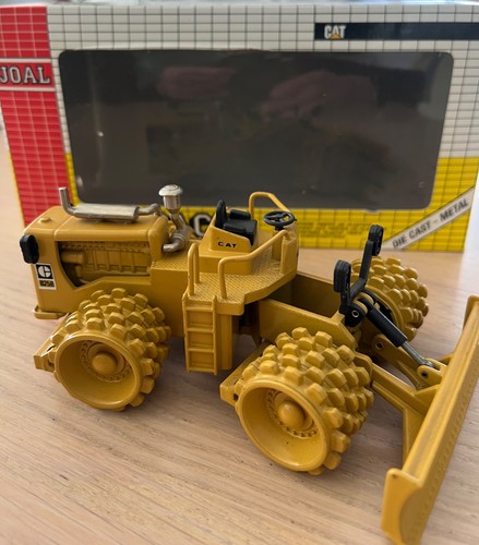 Cat modelle 825b im - cat, 1:50