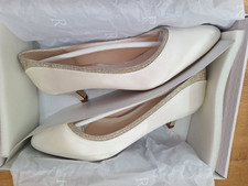 Neu mit etikett braut - neu,