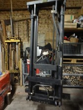 Hubgerüst von Steinbock LE13, mit Seitenschieber.