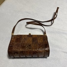 „IRV“ Handtasche/Schultertasche Reptiloptik, braun mit Messingrahmen?