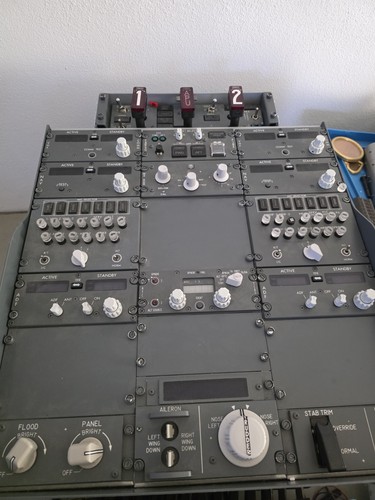 737 pedestal komplett mit - 737,