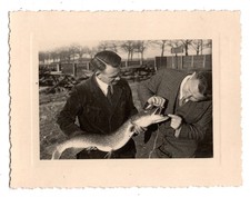 2 alte Fotos Angler Hecht Fang