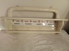 antiker Handtuchhalter mit Porzellankachel ähnlich Max Roesler - um 1900