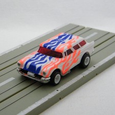 TOMY AURORA AFX Slotcar Chevy Nomad flames Maßstab in etwa 1:64