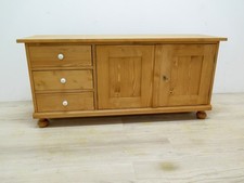 schöne kleine Landhaus Kommode mit Porzellanknöpfen in Weichholz massiv